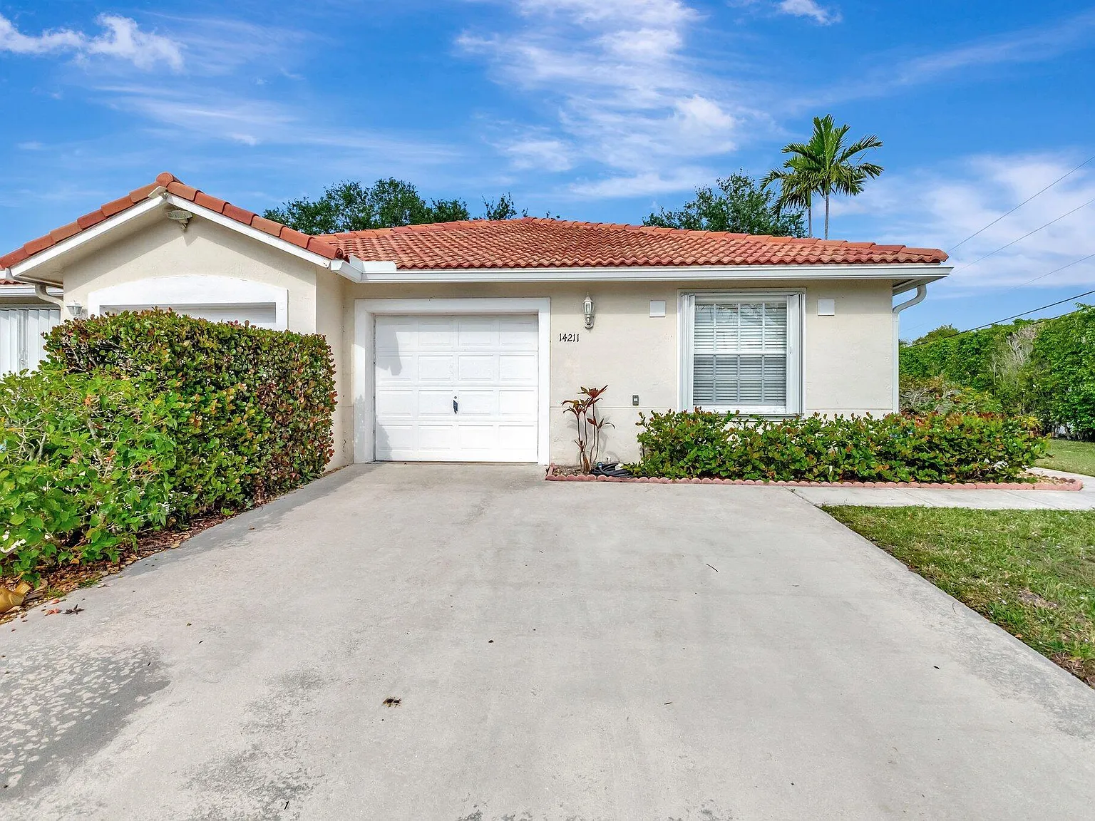 3 bed, 2.0 bath, 1594 sqft, $4,500 — Photo 3