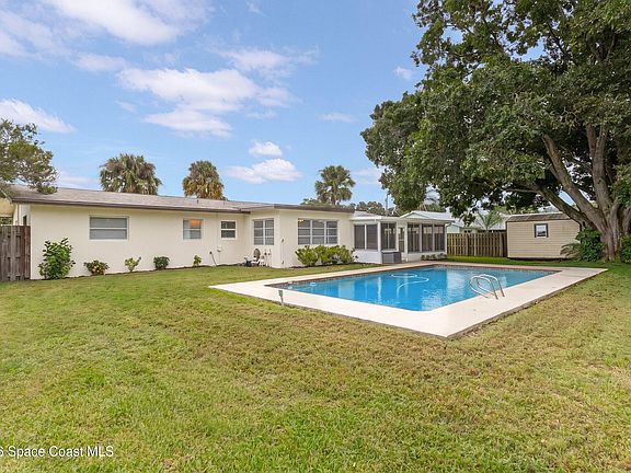 3rd image of 2614 Forest Dr
