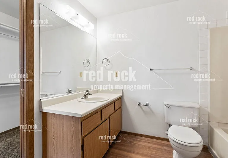 4733 N Sullivan Rd — Photo 12