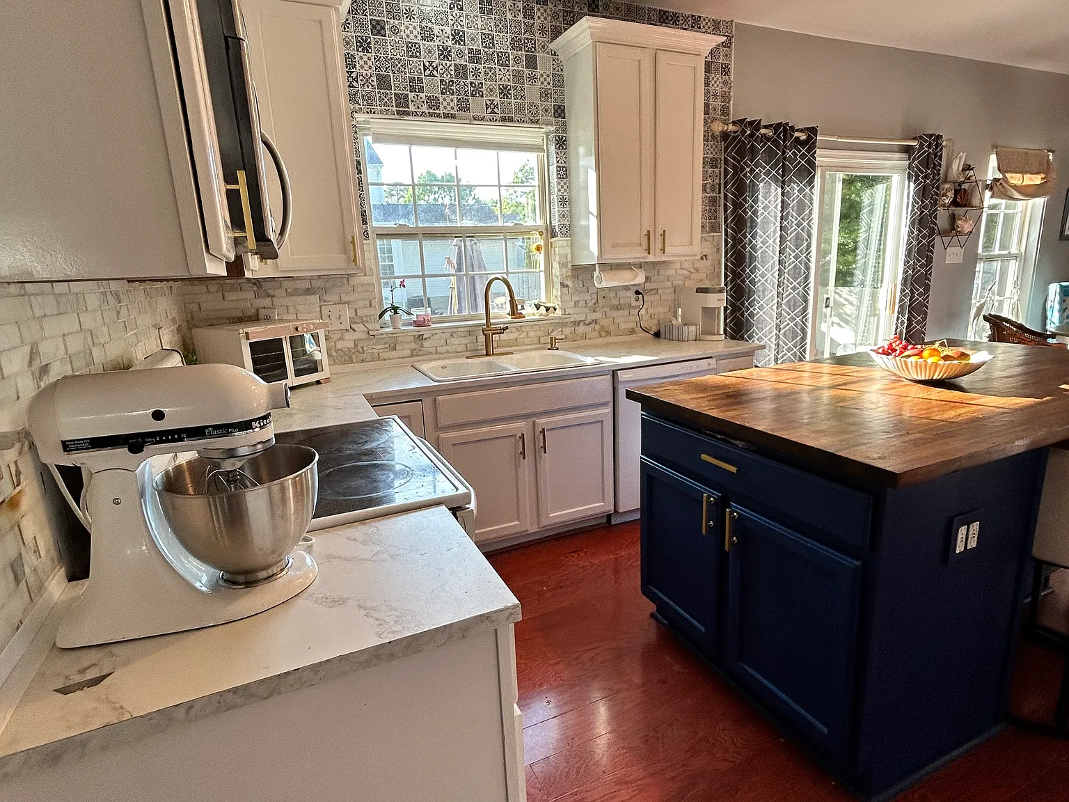 4 bed, 3.5 bath, 1992 sqft, $3,650 — Photo 3