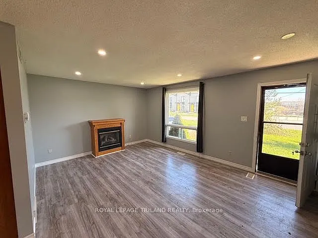 165 Railway Ave — Photo 7
