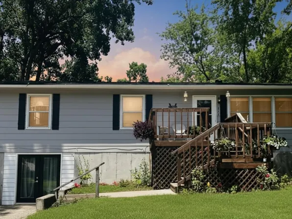305 W 4th St, Calhoun, MO 65323
