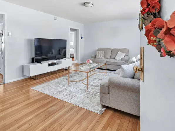 153 Cherry Hill Drive #1B, Bridgeport, CT 06606
