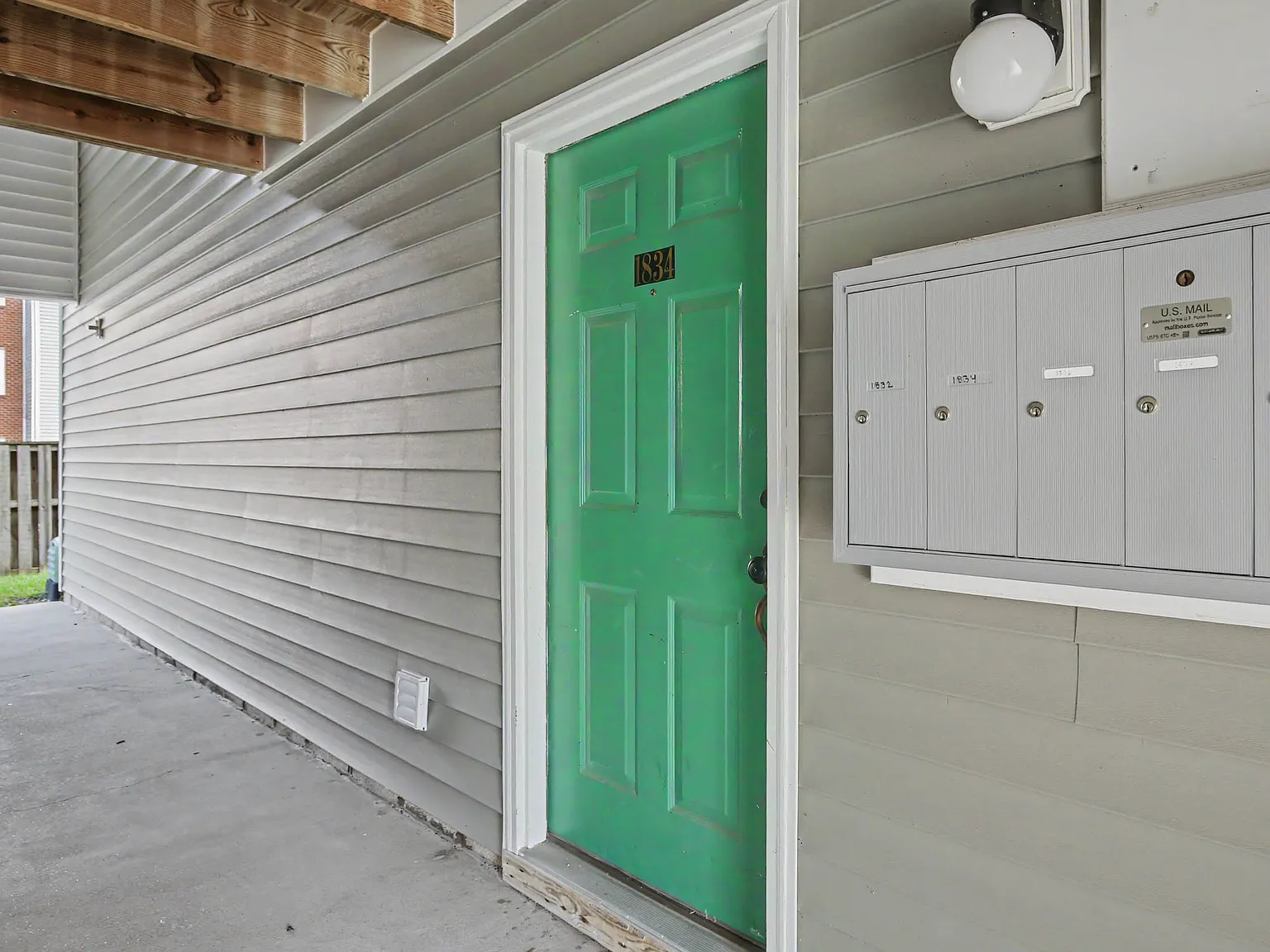 2 bed, 1010 sqft, $2,100 — Photo 2