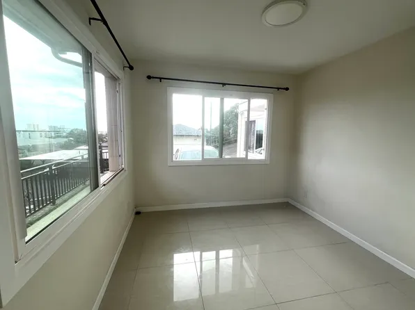 739 N Judd St #C, Honolulu, HI 96817