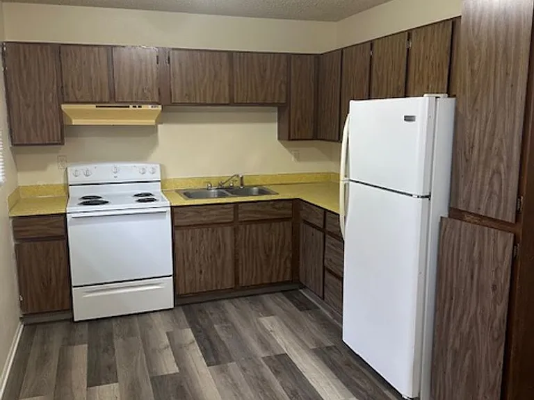 1502 Ernest Ave — Photo 5