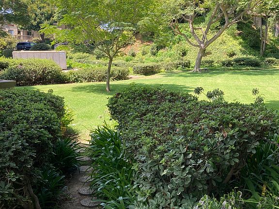 Peaceful Green Space Right Outside Your Door!