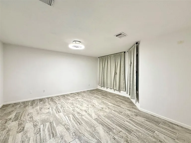 3226 Candlepine Dr — Photo 17