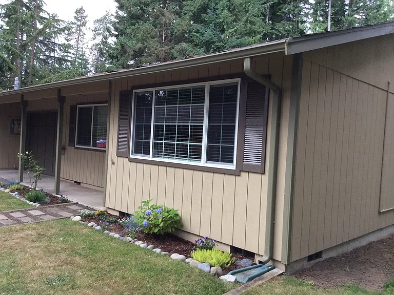 2625 Maccubbin Ln SE #B — Photo 2