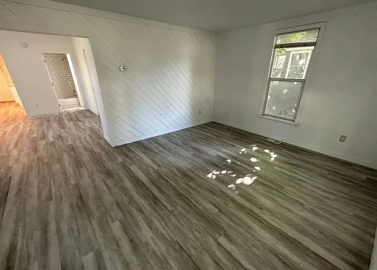 314 E Ermina Ave — Photo 5
