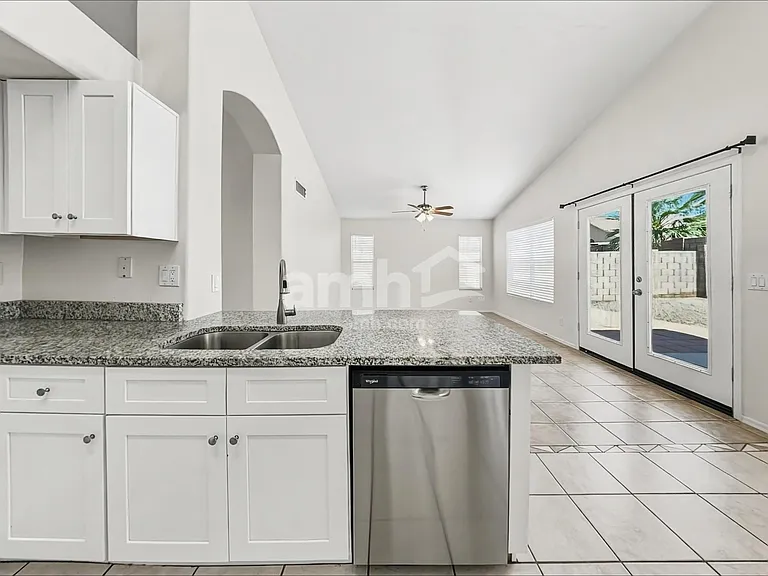 12554 W Holly St — Photo 4