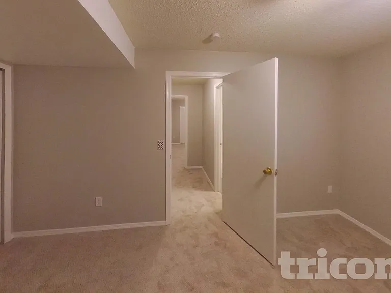 2920 Frazier Ln — Photo 11