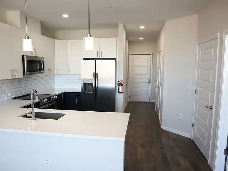 Clark street apartments — Photo 27