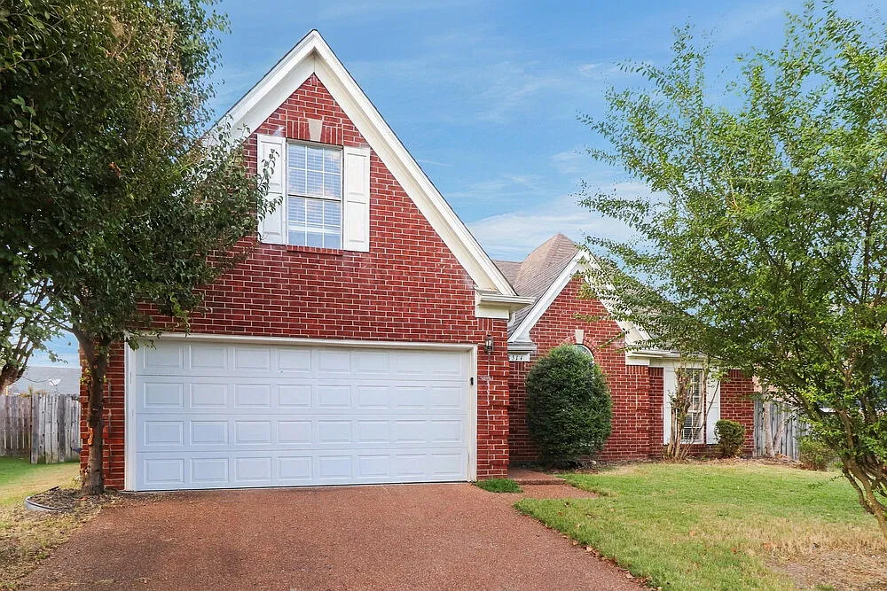 4 bed, 2.5 bath, 2100 sqft, $1,900 — Photo 4