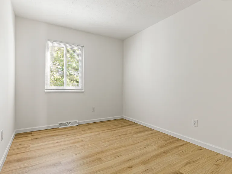 509 Forsythia Ln — Photo 22