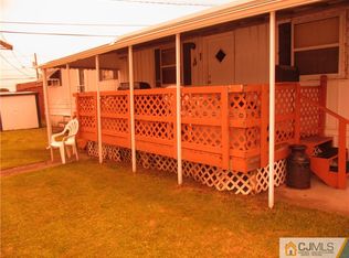 26 Dalbert St TRLR K13, Carteret, NJ 07008