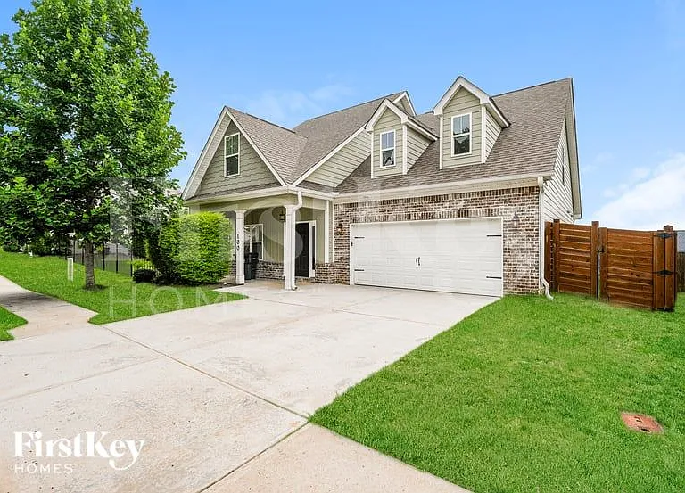 100 Orchard Ln — Photo 1