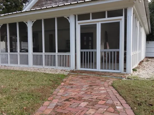 1212 Captain Oneal Dr, Daphne, AL 36526