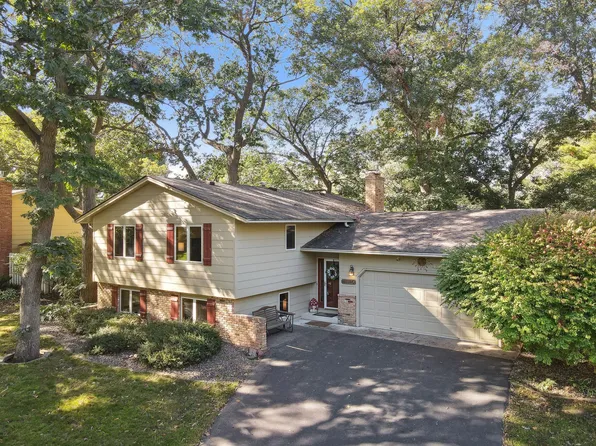 15008 Oakland Ave, Burnsville, MN 55306