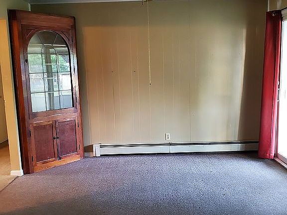 5th image of 304 E River St