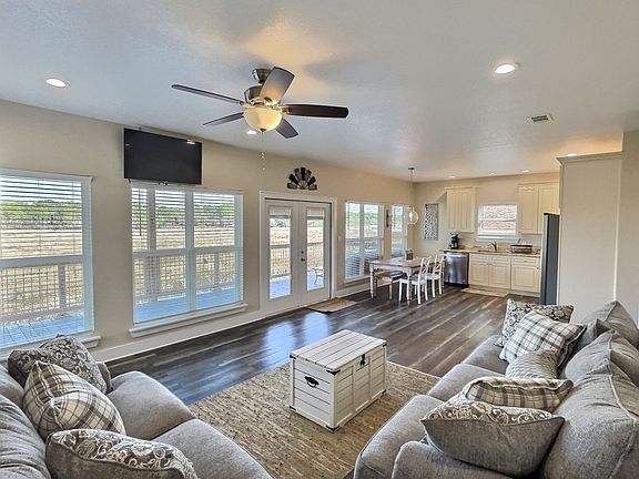 5th image of 8724 W Simmons Bayou Dr