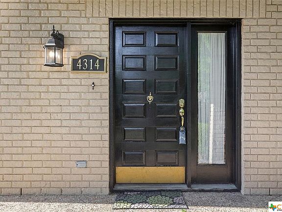 5th image of 4314 Woodstone Cir