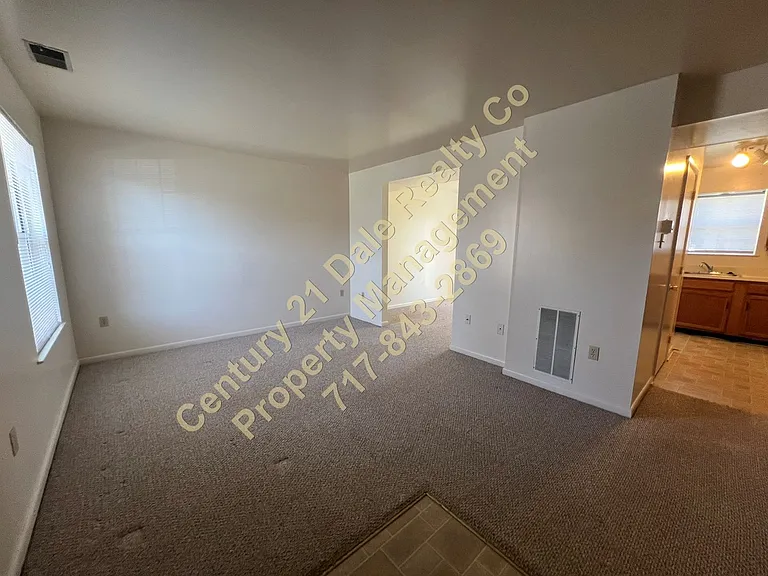 45 Williamstown Cir — Photo 3