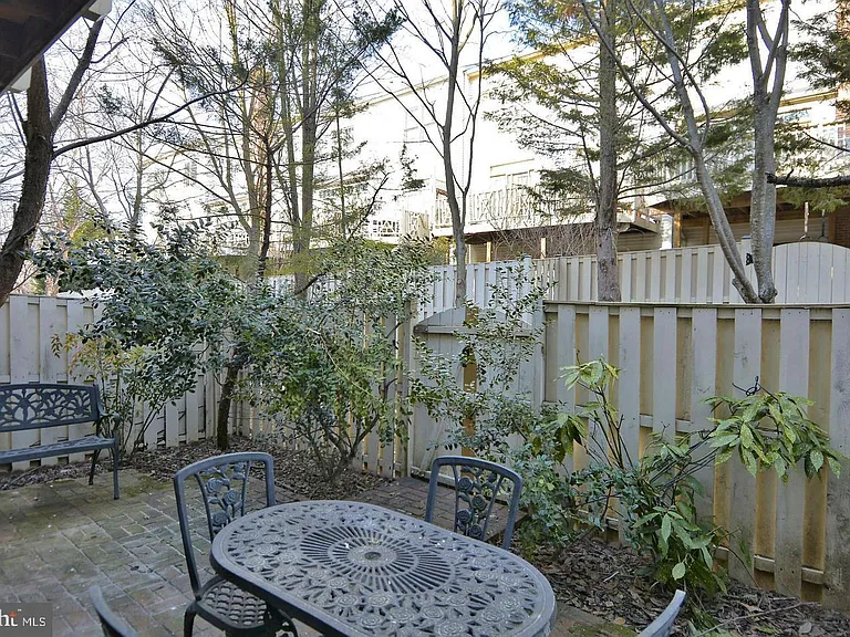 1809 Fawncrest Ct — Photo 21