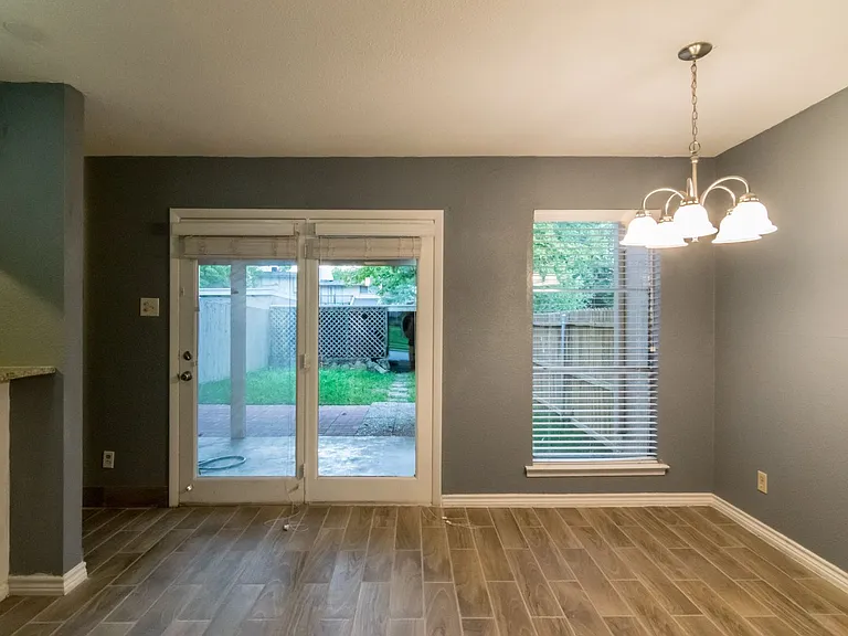 317 Valley Park Dr — Photo 6