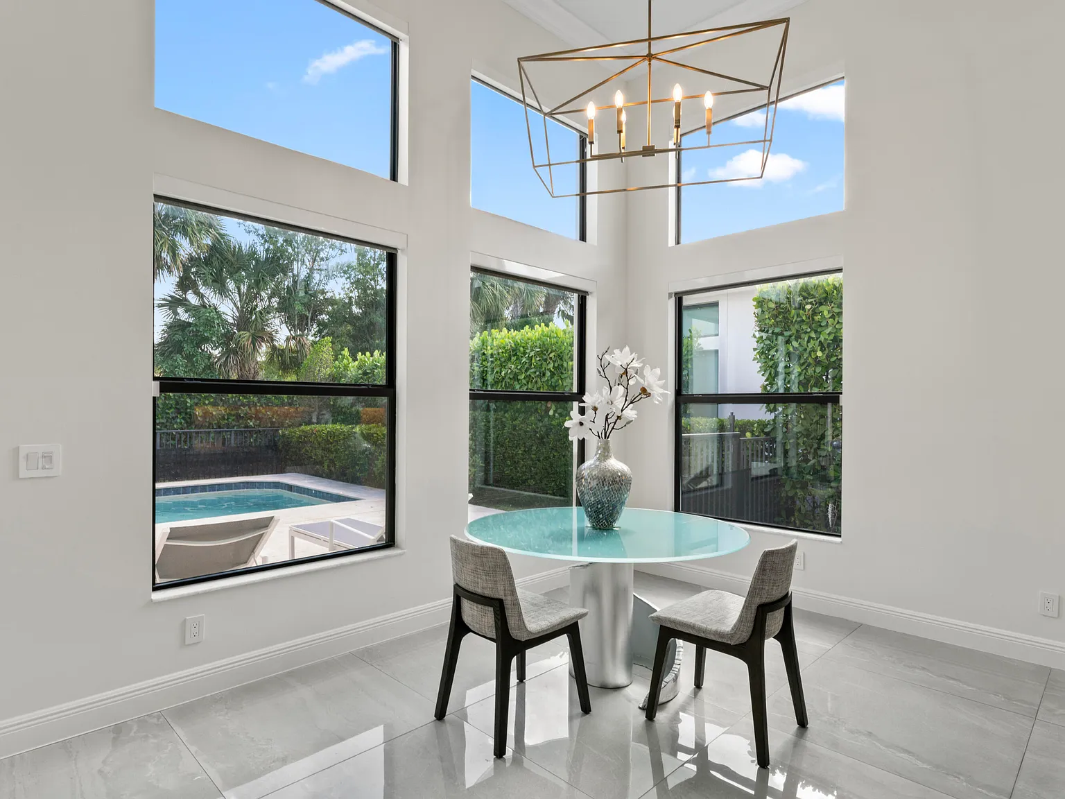 5 bed, 5.5 bath, 4632 sqft, $25,000 — Photo 4