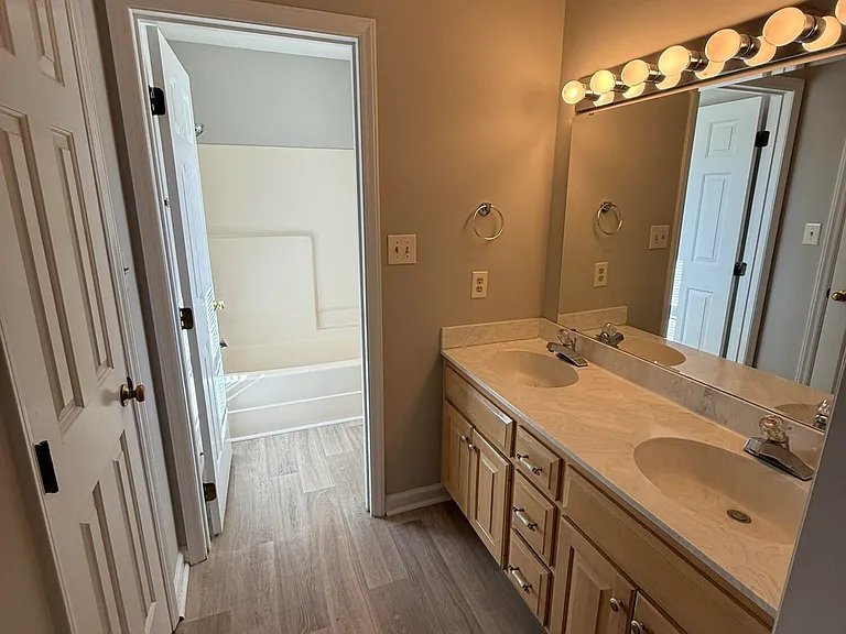 405 Avent Cir — Photo 17