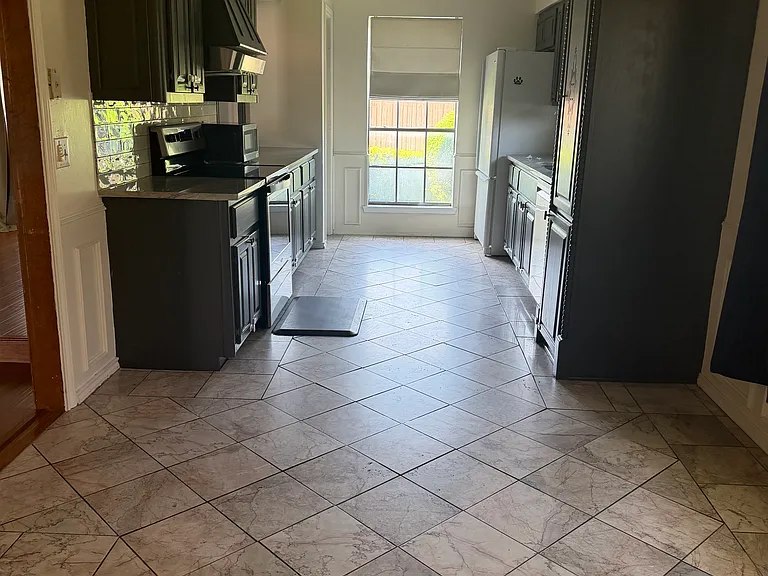 1709 Hatherly Dr — Photo 16