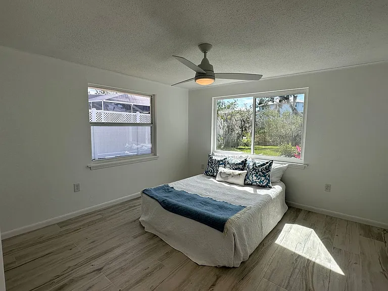 812 Bayview Dr — Photo 25