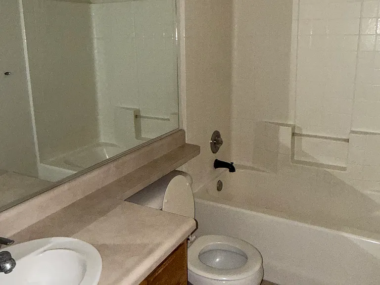 4908 Perez St — Photo 2