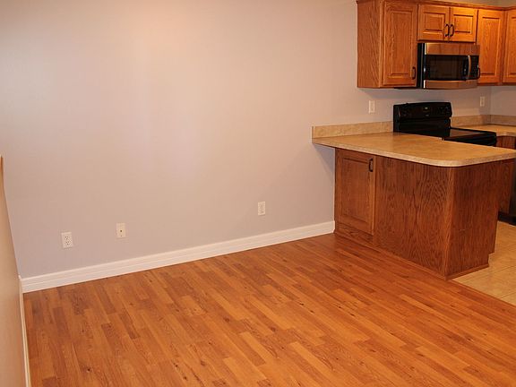 3rd image of 510 Humboldt St APT 11