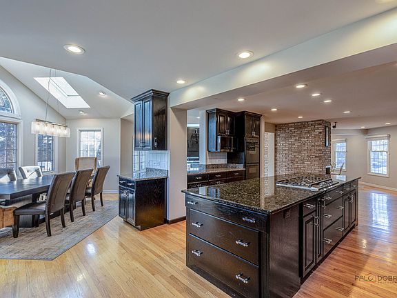 5th image of 21 N Ridge Rd