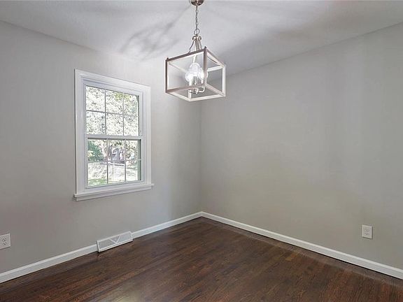 5th image of 6376 Brighton Dr