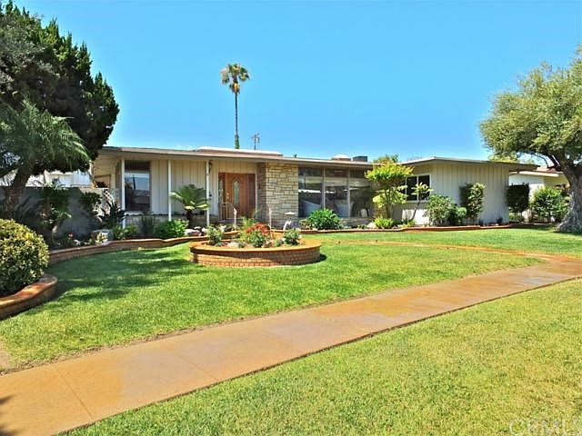 1st image of 1052 E La Dera Dr