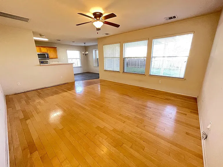 11725 Raymond C Ewry Ln — Photo 5
