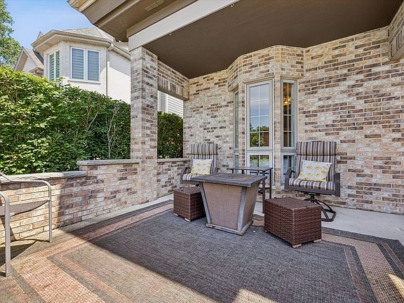 3rd image of 10741 Chaucer Dr