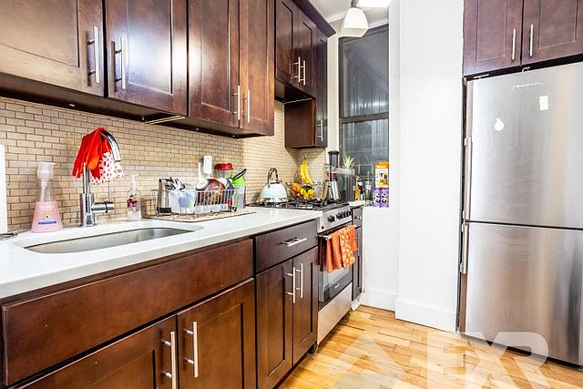 1st image of 643 Franklin Ave #302