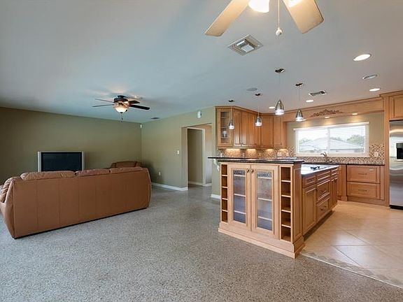 5th image of 3423 Wilder Ln