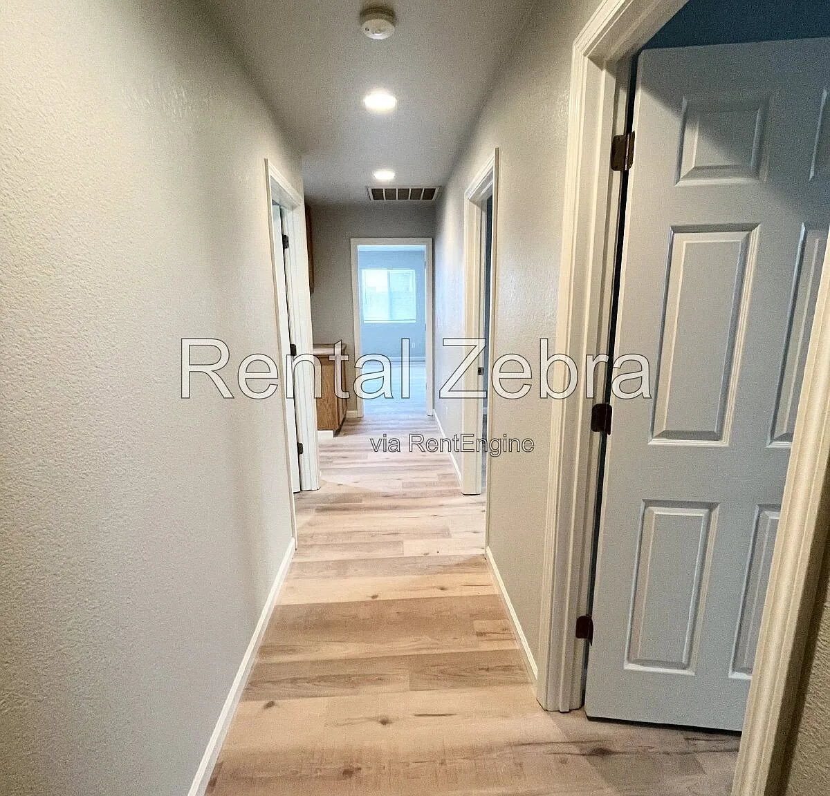 4 bed, 2.0 bath, 1849 sqft, $2,100 — Photo 2