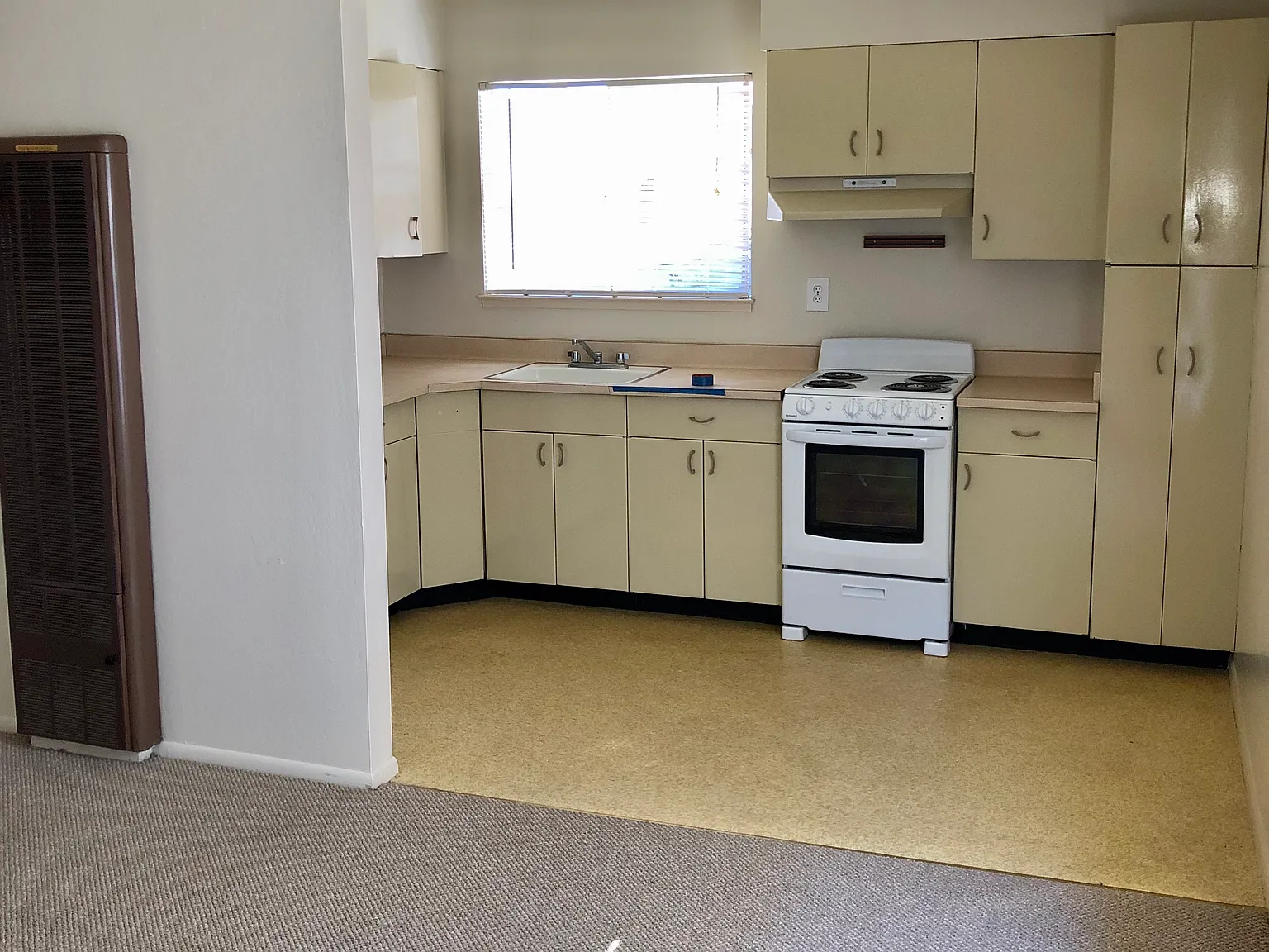 Studio, 450 sqft, $2,350 — Photo 4