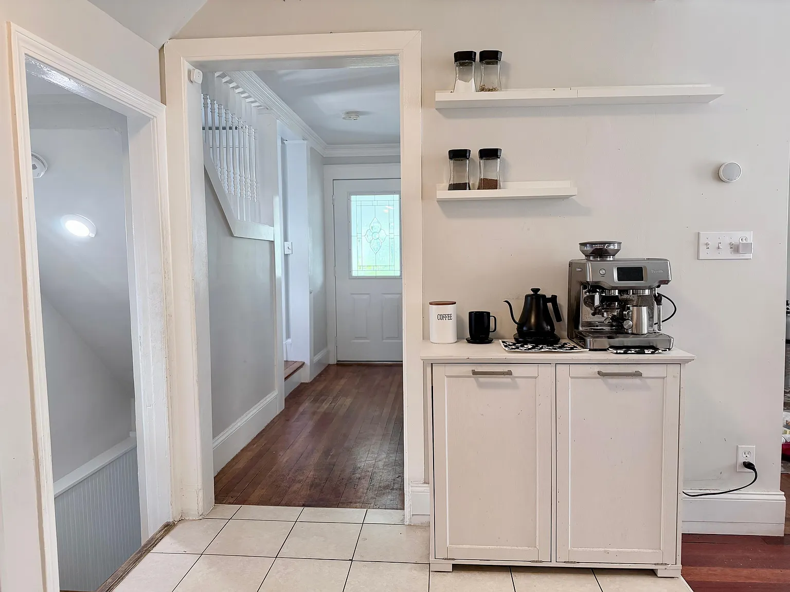 3 bed, 1700 sqft, $3,995 — Photo 2