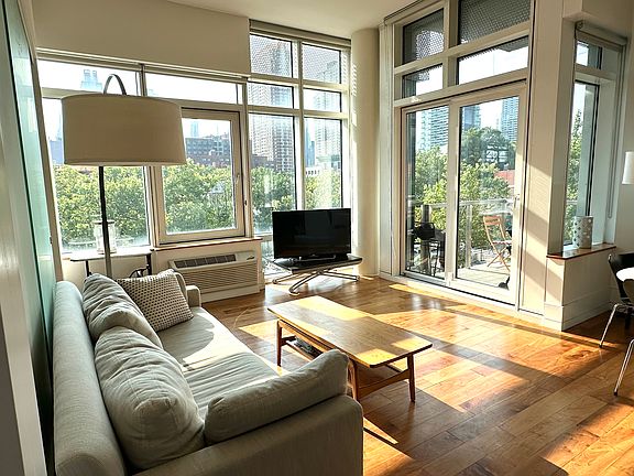3rd image of 1017 Jackson Ave APT 3A
