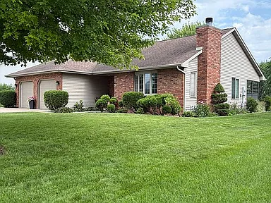 8564 Royal Oaks Dr — exterior photo