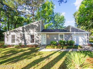 615 Shadowridge Rd, Jacksonville, NC 28546