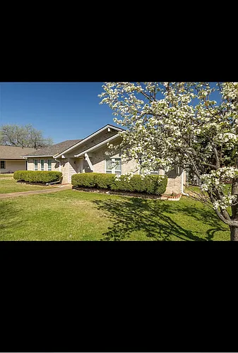 2621 Lemmontree Ln Photo 1