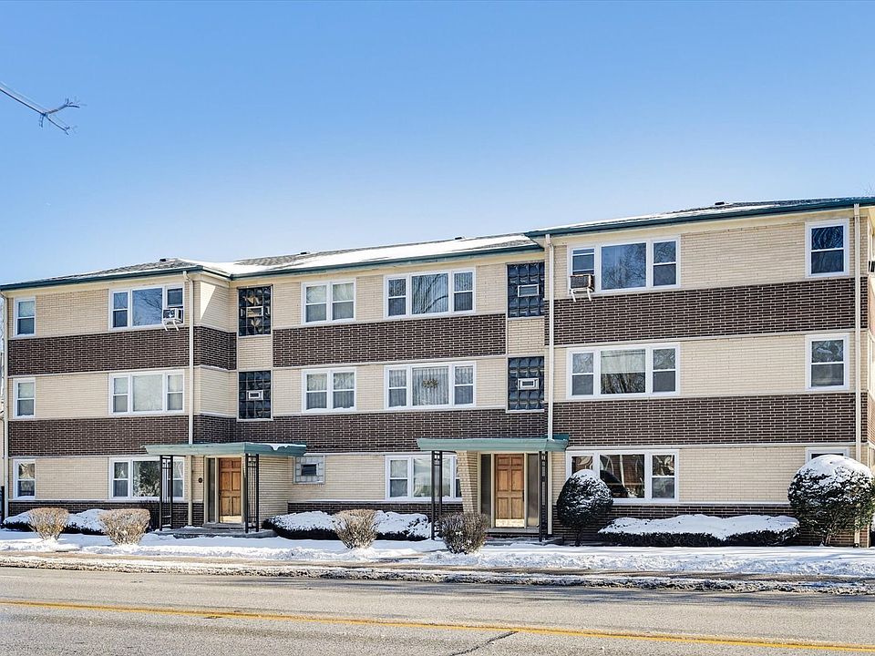 1st image of 833 N Harlem Ave APT 2S
